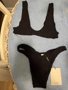 New Bond Eye’s black bikini one size